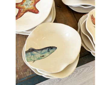 Plato Irregular Sardina. Pintado A Mano