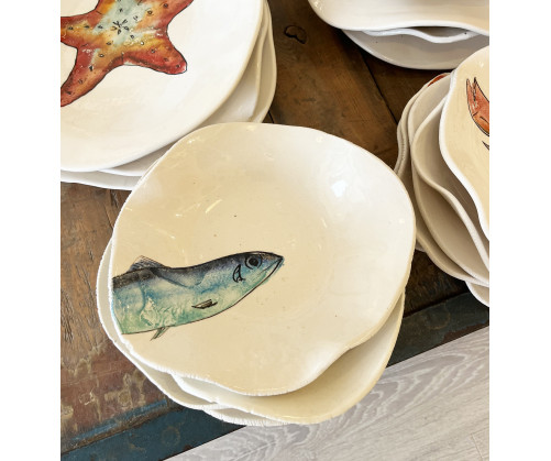 Plato Irregular Sardina. Pintado A Mano