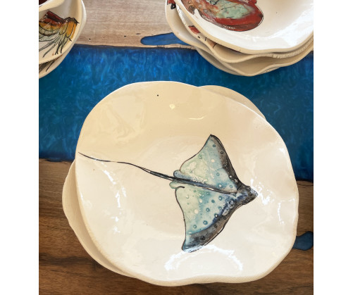 Plato Irregular Ratjada. Pintado A Mano