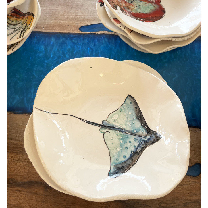 Plato Irregular Ratjada. Pintado A Mano