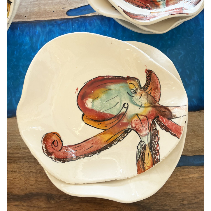 Plato Irregular Pulpo. Pintado A Mano
