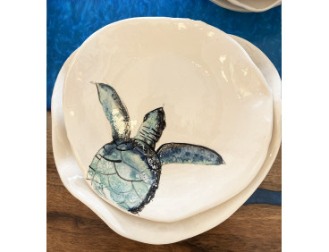 Plato Irregular Tortuga. Pintado A Mano