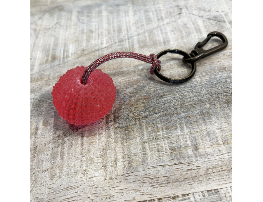 Llavero  erizo de mar resina rojo