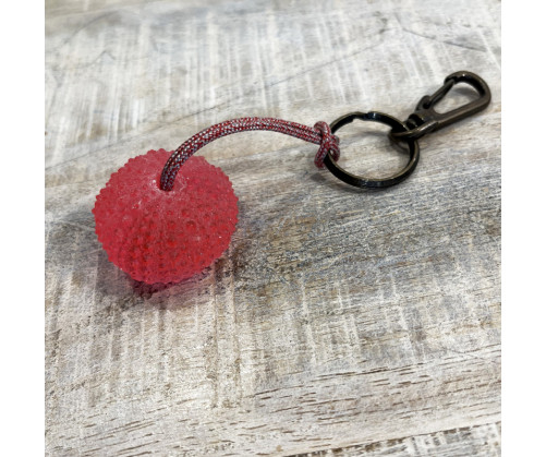 Llavero  erizo de mar resina rojo